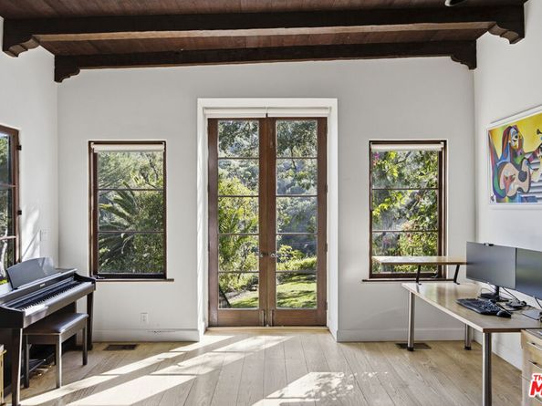 10037 Reevesbury Drive, Beverly Hills CA 90210