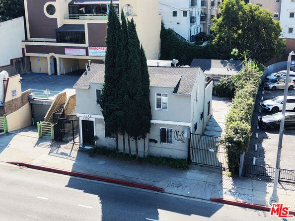 2352 W 3rd Street, Los Angeles CA 90057