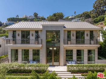 1395 N Doheny Drive