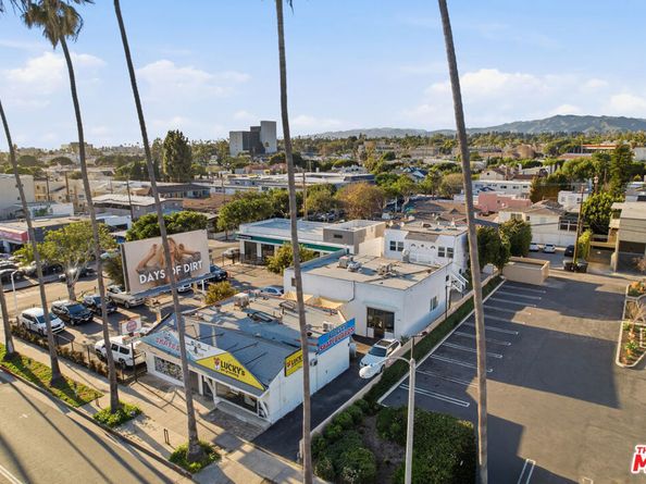 2709 Santa Monica Boulevard, Santa Monica CA 90404