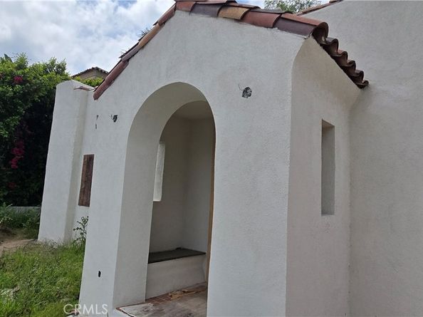 2680 Ivan Hill, Los Angeles CA 90039