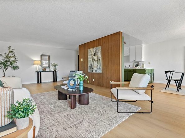 320 E Stocker St 208, Glendale CA 91207