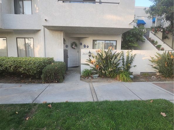 203 Park Shadow, Baldwin Park CA 91706