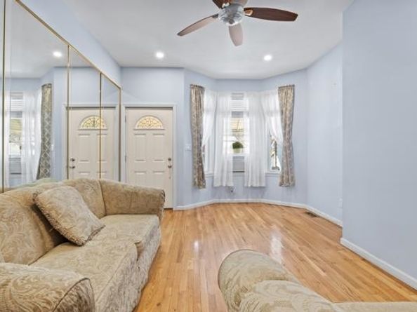 74 Atlantic St, Jersey City NJ 07304