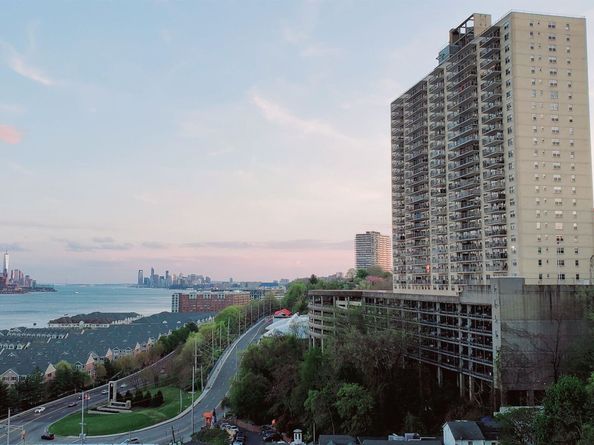 6600 Blvd East 18L, West New York NJ 07093