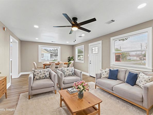 2202 Des Jardines Street, Houston TX 77023