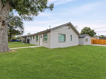 2202 Des Jardines Street