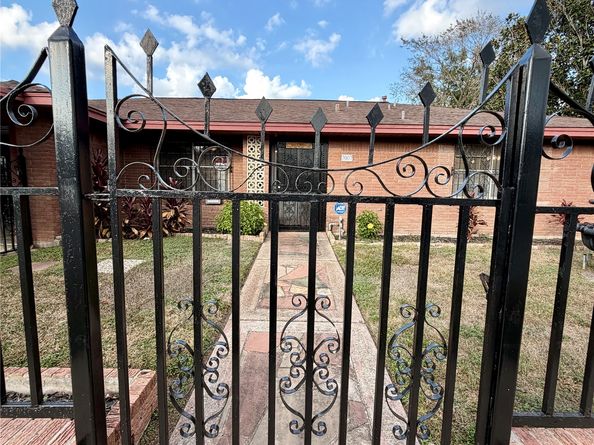 7007 Avenue F, Houston TX 77011