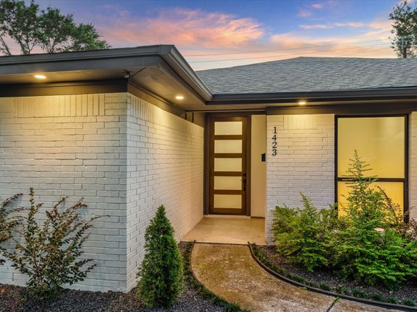 1423 Mapleton Drive, Houston TX 77043