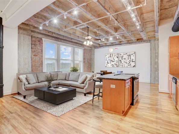 201 Main Street 3D, Houston TX 77002