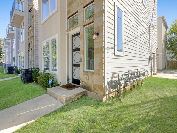 6725 Saint Augustine Street, Houston TX 77021