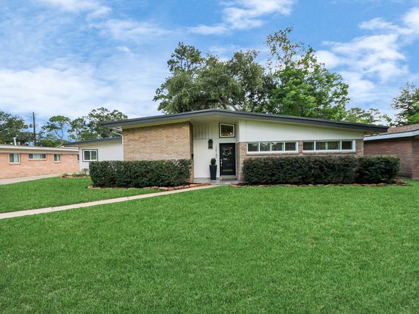 10150 Brinwood Drive, Houston TX 77043