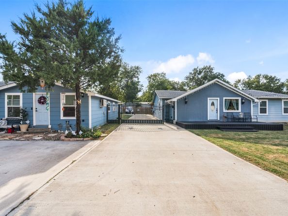 110 S 4th Street, Conroe TX 77301