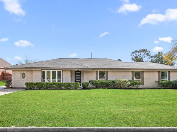 6934 Heron Drive, Houston TX 77087