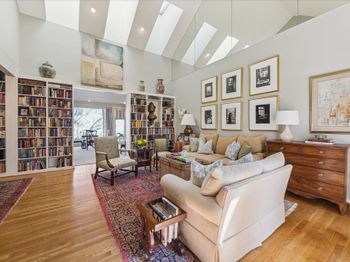 10 S Briar Hollow Lane