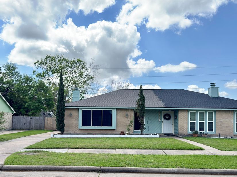 16411 Meadowbrook Farm Road, Houston TX 77082