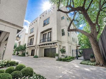 1112 Peveto Street