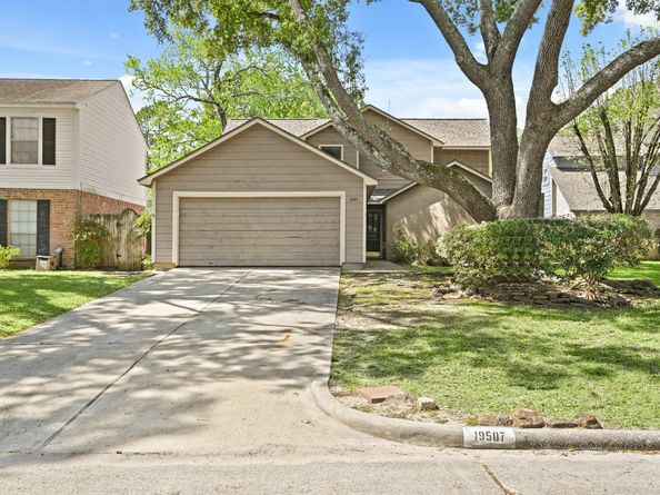 19507 Gamble Oak Drive, Humble TX 77346