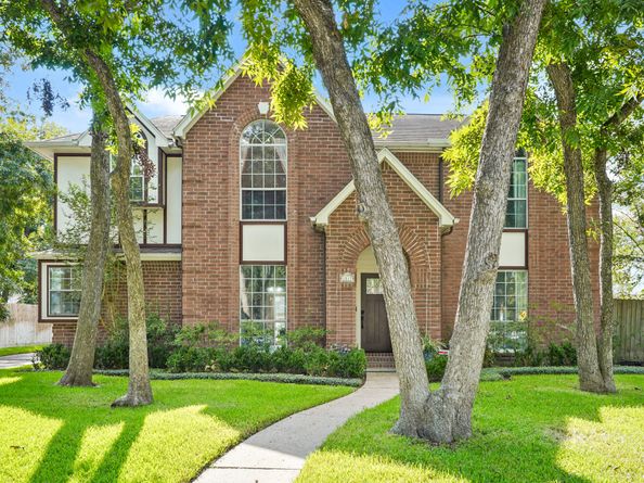 1017 Oak Knoll Court, Sugar Land TX 77498