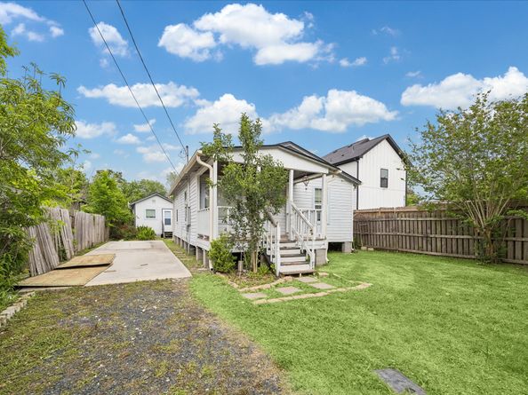 8525 Dosia Street, Houston TX 77051