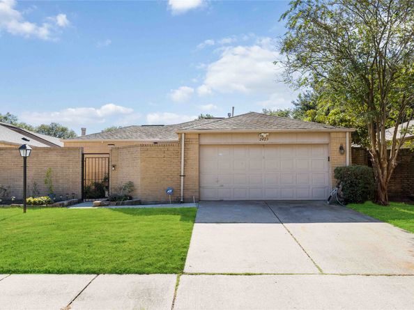2423 Prides Crossing Road, Houston TX 77067