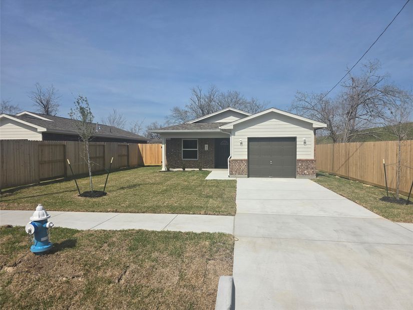 9831 Pelsey Street, Houston TX 77029