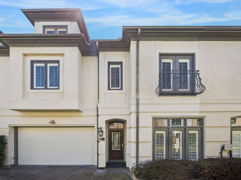 2426 Nantucket Drive B, Houston TX 77057