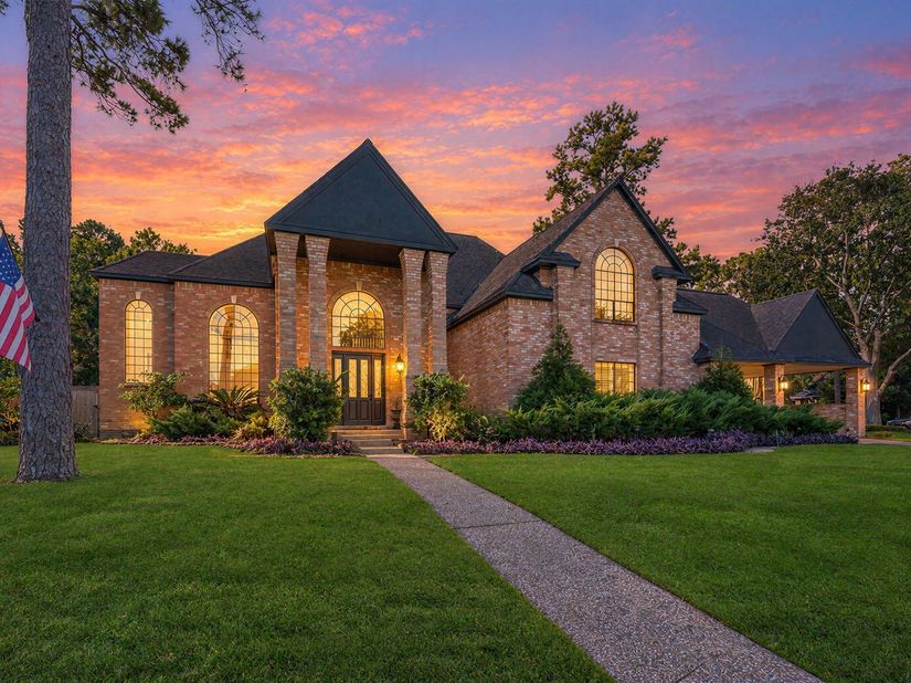 11823 Parkriver Drive, Houston TX 77070