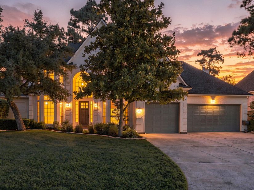 22 Hillside View Place, The Woodlands TX 77381