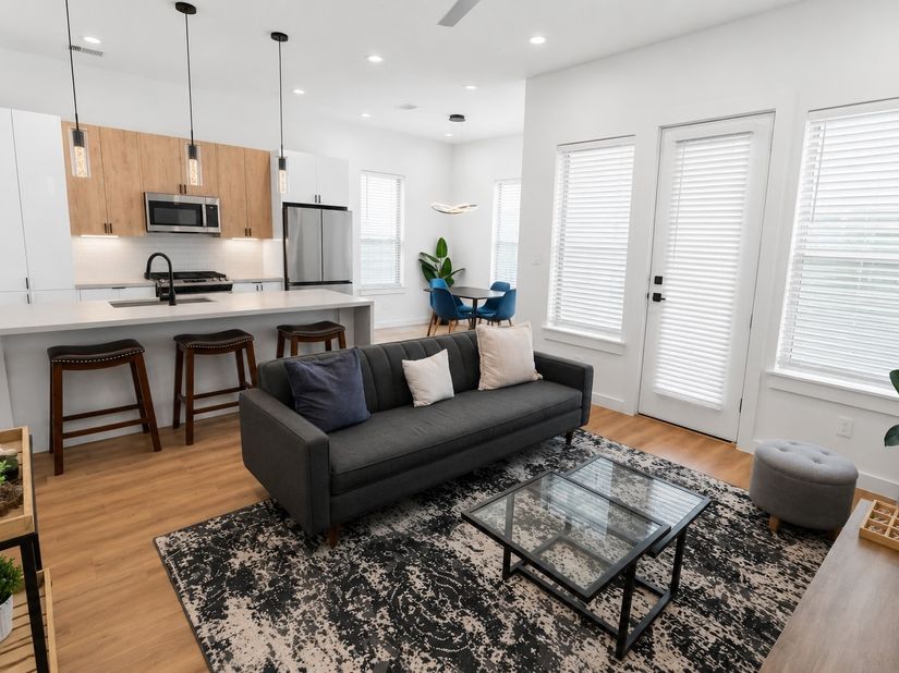 6742 Peerless Street B, Houston TX 77021
