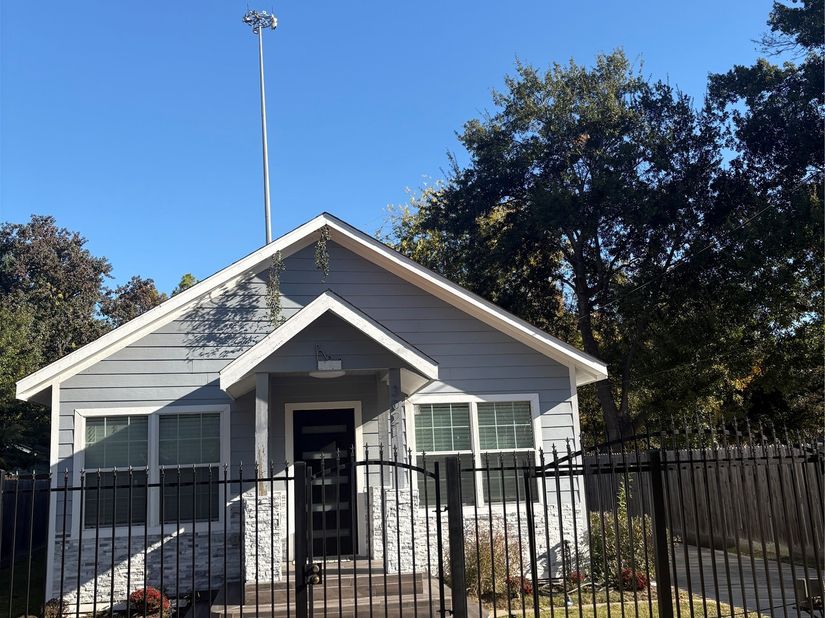 3021 Gray Street, Houston TX 77004