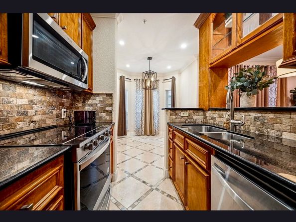 3231 Allen Parkway Parkway 1115, Houston TX 77019