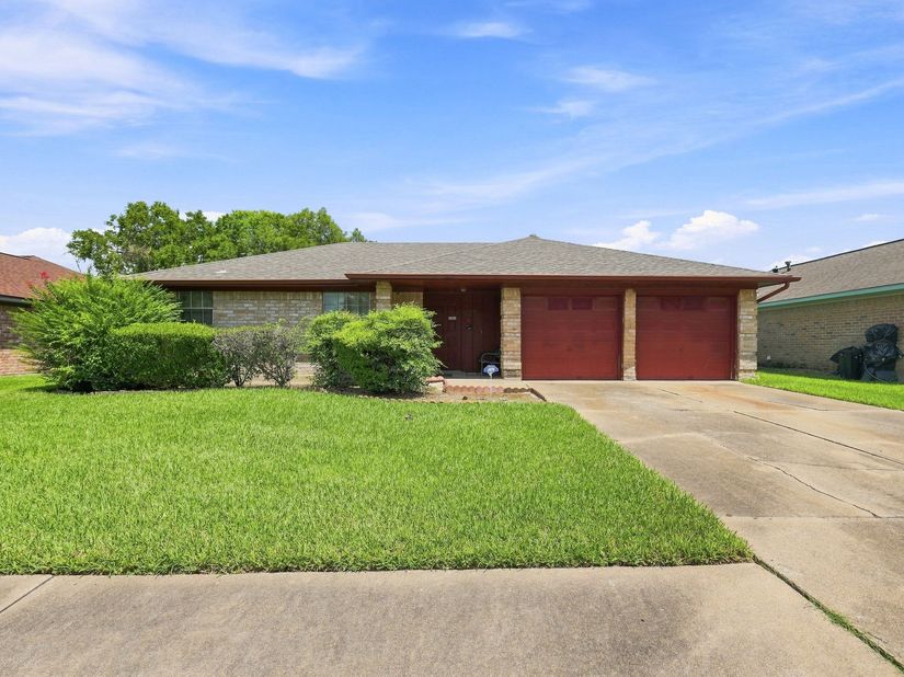 6511 Marisol Drive, Houston TX 77083