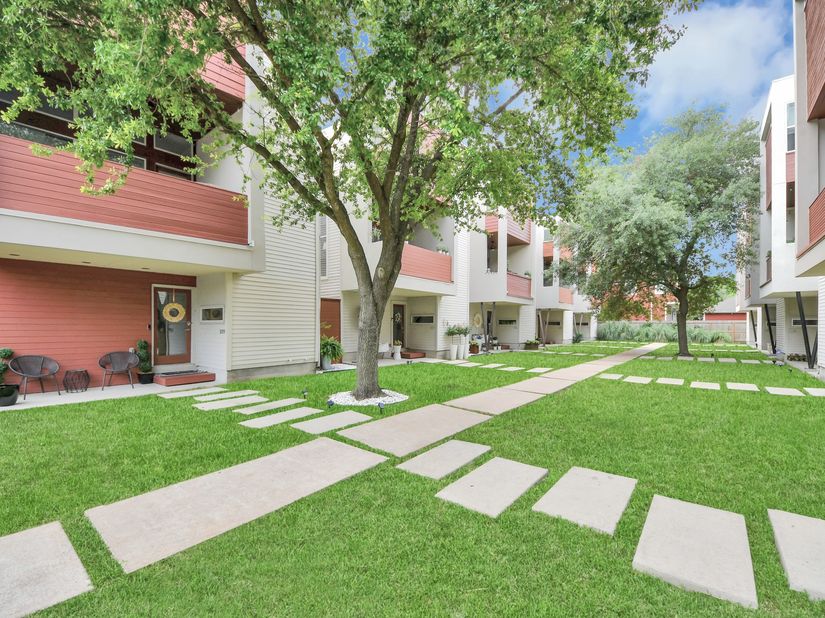 1113 W 17th Street, Houston TX 77008