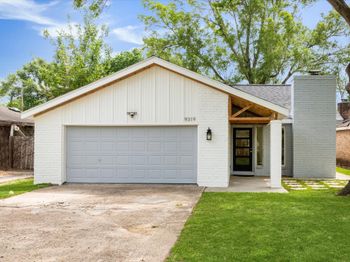 9319 Carousel Lane