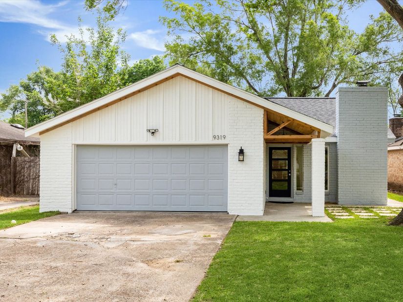 9319 Carousel Lane, Houston TX 77080