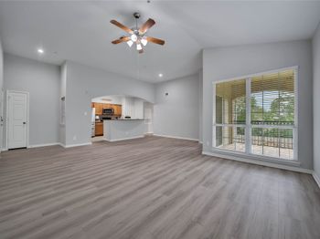 6607 Lake Woodlands Drive
