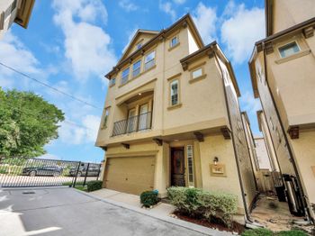 442 N Live Oak Street