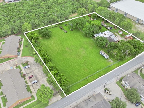 9310 Tallyho Road, Houston TX 77017