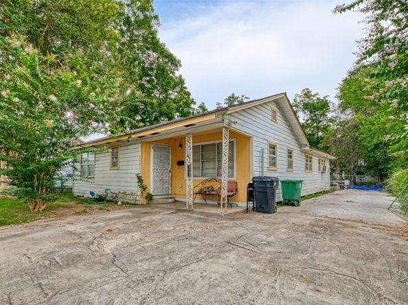 508 Neyland Street, Houston TX 77022