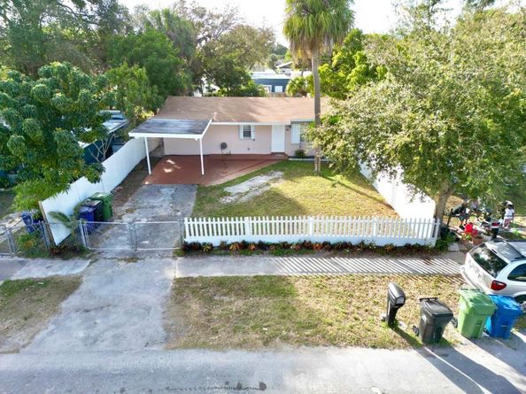 525 NW 15th Ter, Fort Lauderdale FL 33311