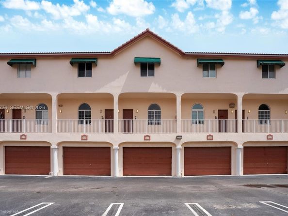 2461 NE 14th Street 2461, Pompano Beach FL 33062