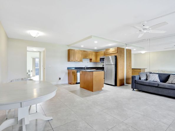 275 Markham M 275, Deerfield Beach FL 33442