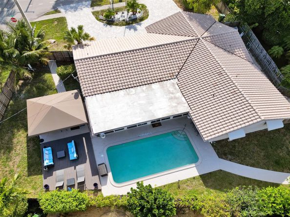 4100 Bayview Dr, Fort Lauderdale FL 33308