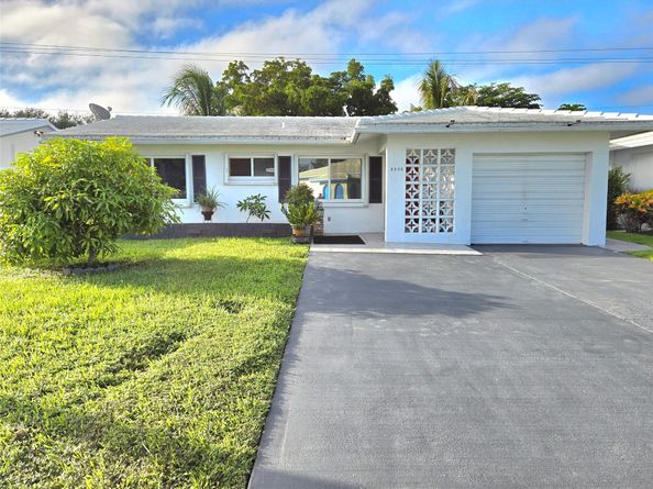 8406 NW 57th Ct, Tamarac FL 33321