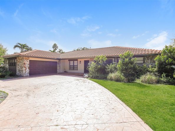 9468 NW 2nd St, Coral Springs FL 33071