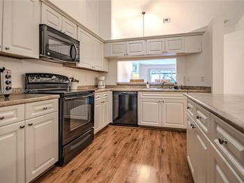 7652 S Pinewalk Drive