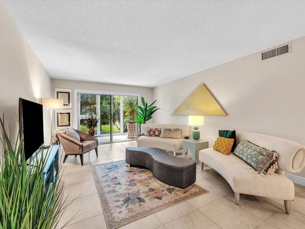 2102 Lucaya Bnd K2, Coconut Creek FL 33066