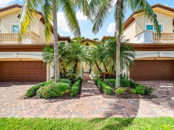 187 Tresana Boulevard