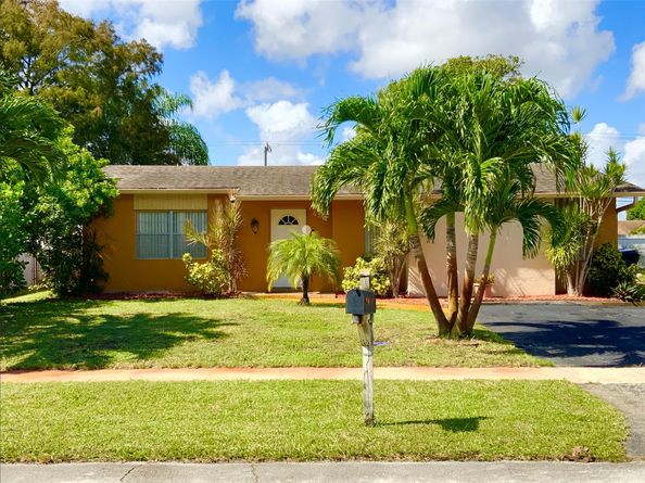 406 SW 80th Ter, North Lauderdale FL 33068